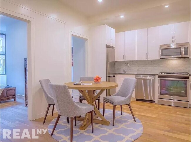 Building Photo - 309 East 92nd Street