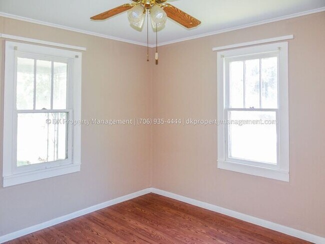 Building Photo - Pet Friendly House in Rossville with Fence...