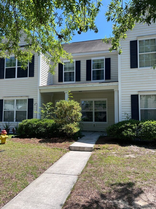 Building Photo - 2 bedroom 2.5 bath Townhome in Godley Park