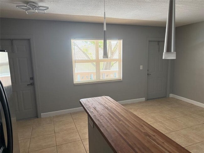 Foto del edificio - 2607 NE 8th Ave