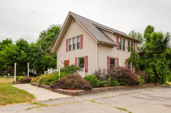 Building Photo - 4 br, 1 bath House - 7010 S M 52