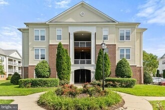 Building Photo - 42496 Mayflower Terrace