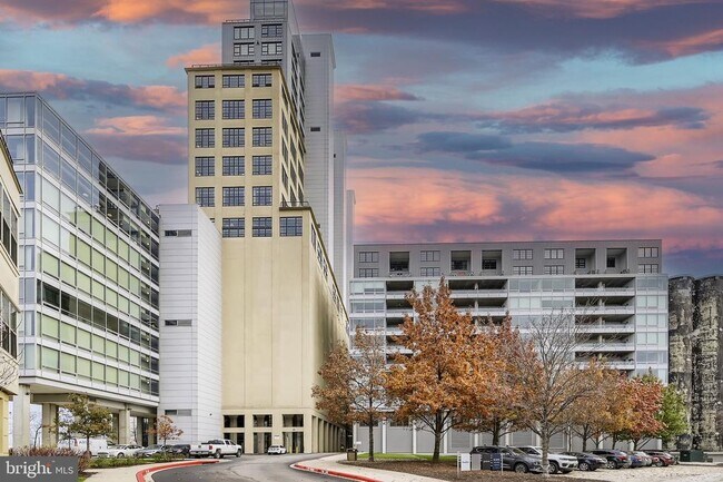 Building Photo - 1200 Steuart St