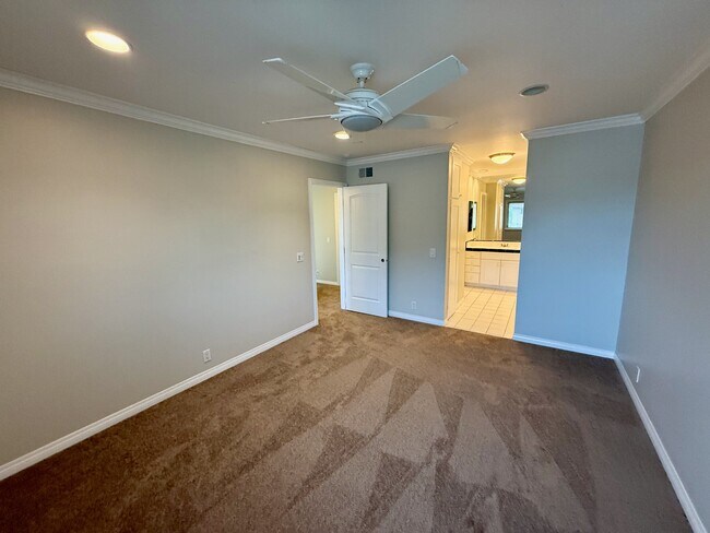 Foto del edificio - 17070 Los Modelos St