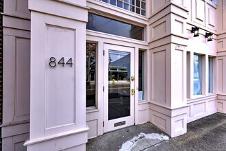 Building Photo - 844 Grand Ave