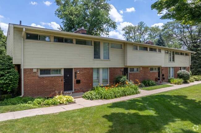 Building Photo - Eton Square Apartments & Townhomes