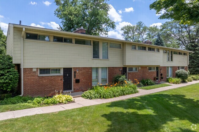 Foto del edificio - Eton Square Apartments & Townhomes