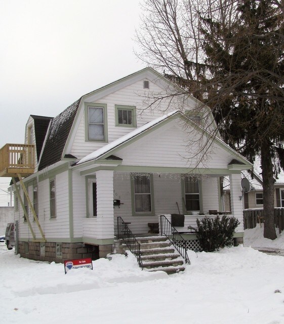 Building Photo - 308-314 Van Buren St