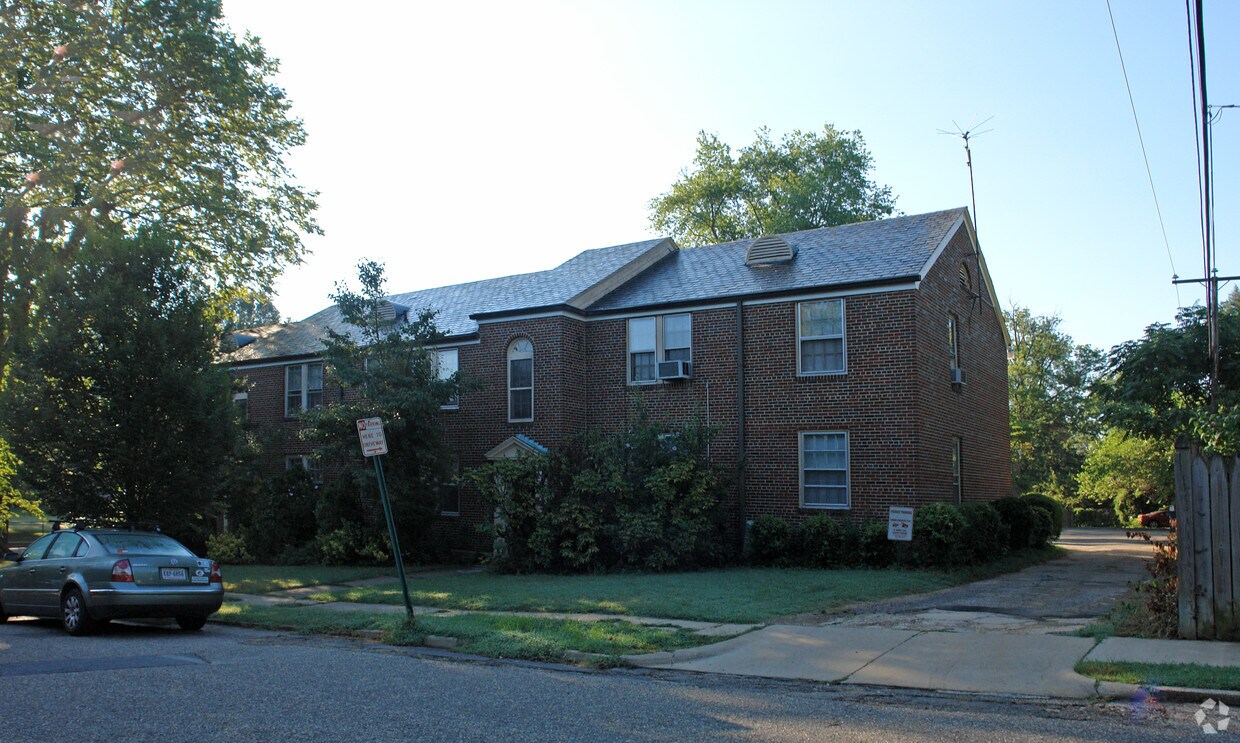 Foto del edificio - 1320-1324 Kenmore Ave