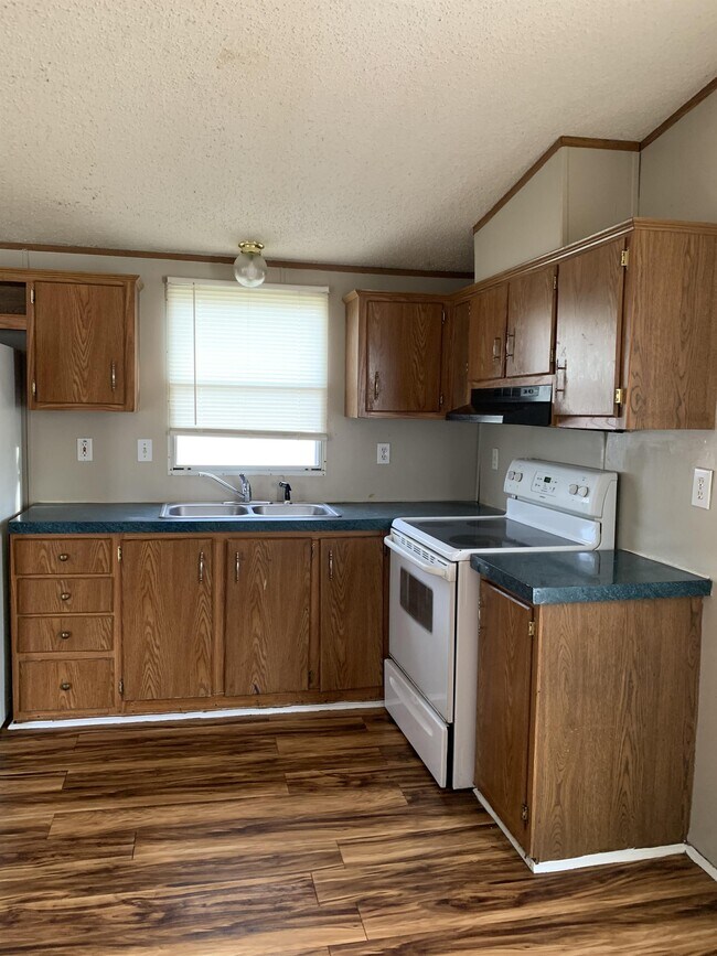Building Photo - 310 Belew St