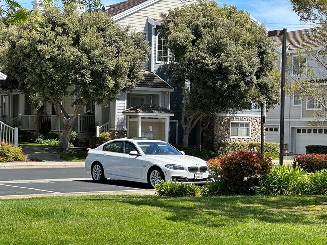 Building Photo - 1 Passage Ln