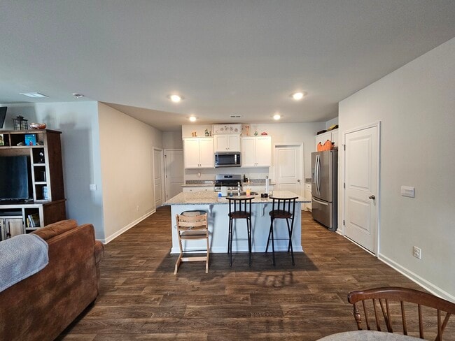 Building Photo - 141 Ivory Shadow Rd