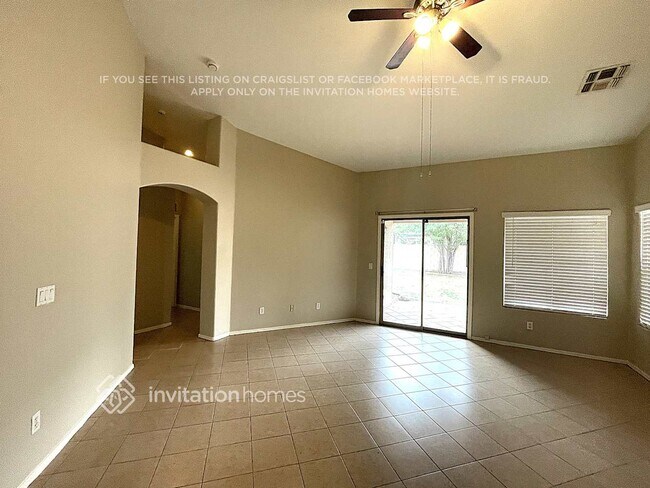 Building Photo - 9121 W MacKenzie Dr