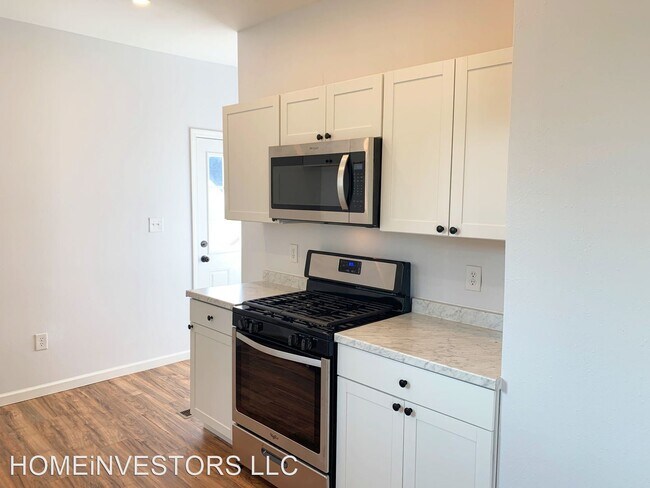 Building Photo - 3 br, 1.5 bath House - 838 E Penning Ave