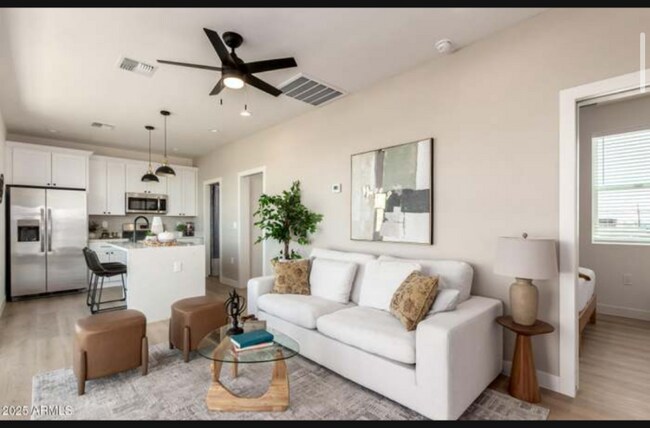 Foto del edificio - 411 N 32nd Pl