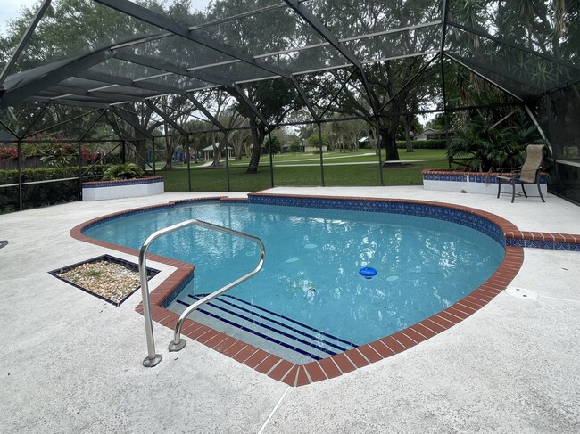 Building Photo - 1155 Summerwood Cir