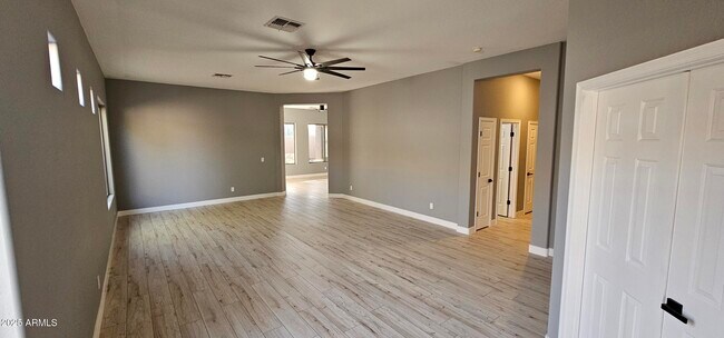 Building Photo - 17913 W Desert View Ln