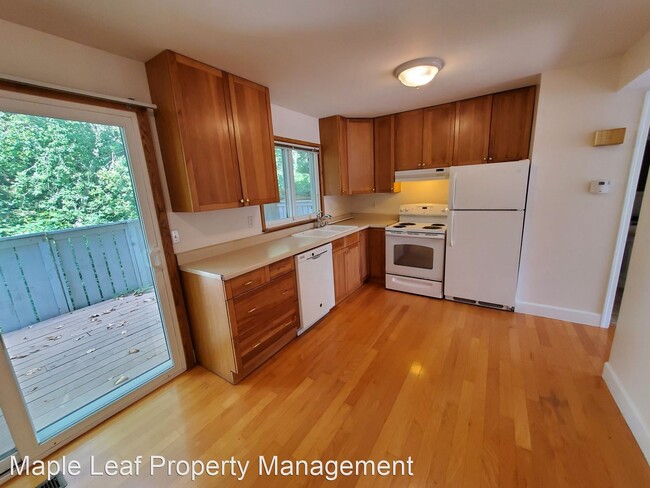 Building Photo - 2302 S Pinebrook Ln