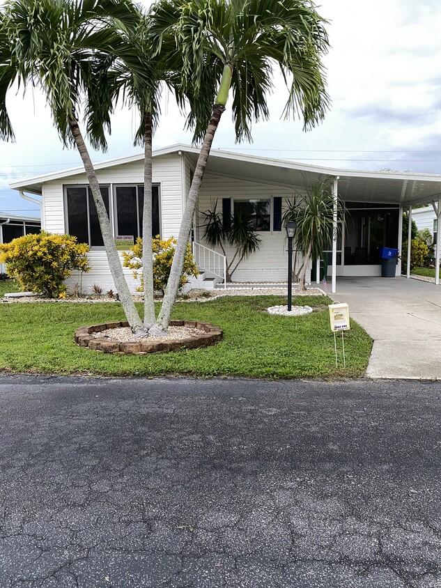Primary Photo - 964 Plymouth Rock Dr