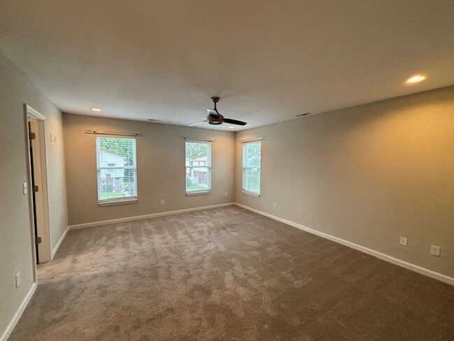 Building Photo - Chesterfield Heights