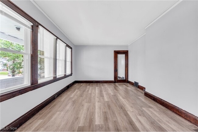 Building Photo - 3420 W 117th St