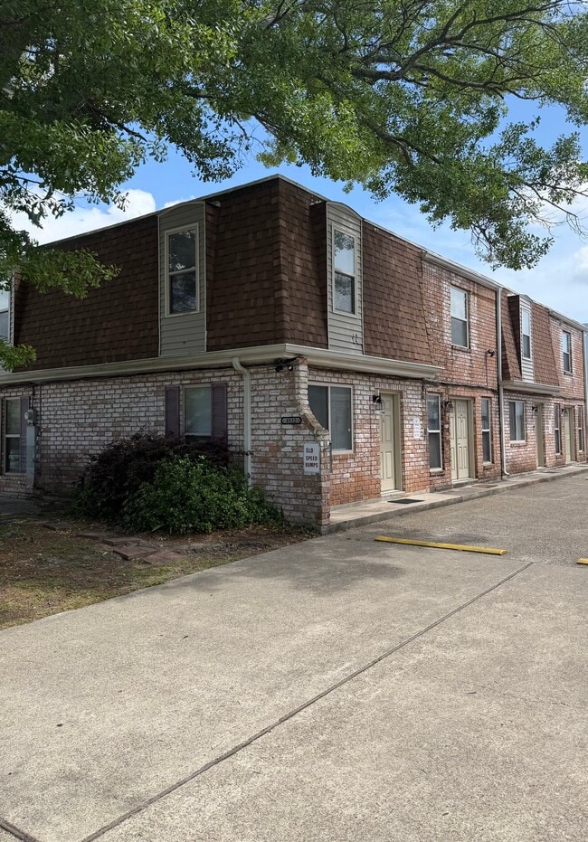 Building Photo - 4832 Finch St