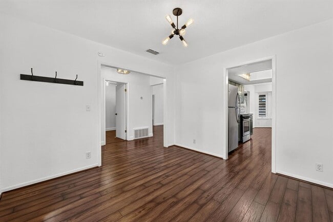 Building Photo - 1804 Stagecoach Trail