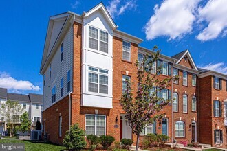 Building Photo - 43190 Whelplehill Terrace
