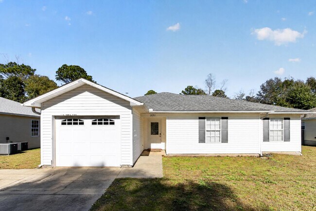 Building Photo - 3151 Forrest Ave
