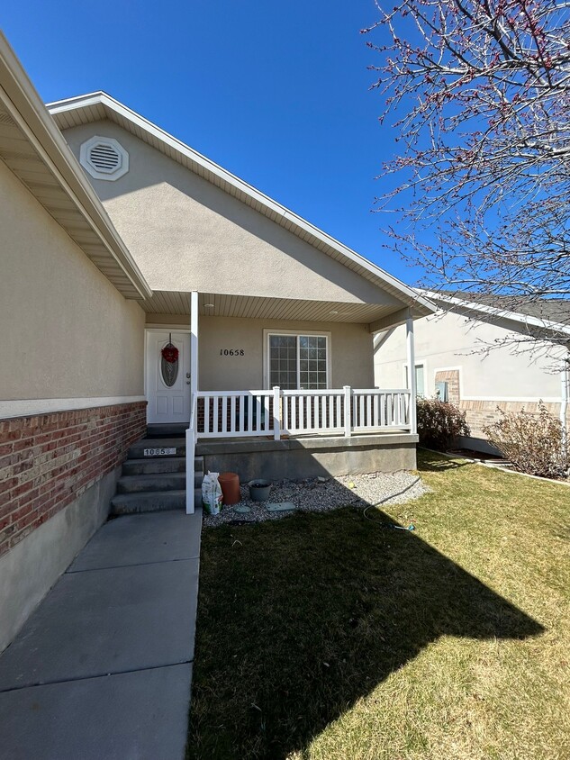 Photo - 10658 S Poplar Grv Dr (South Jordan, UT)