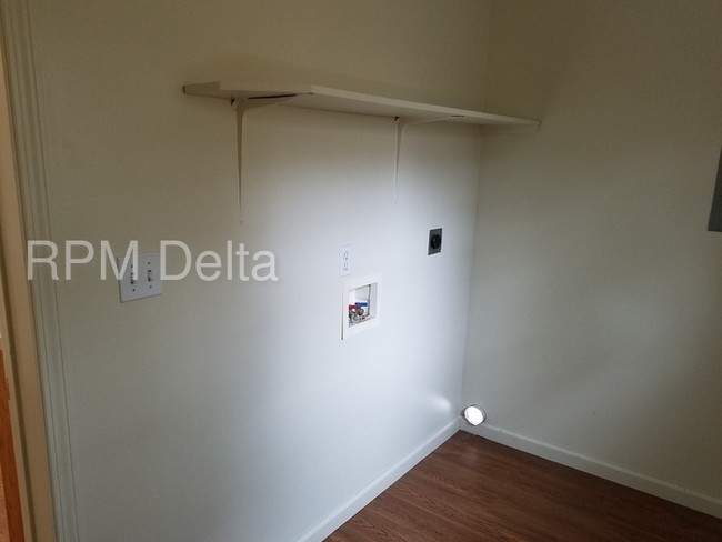 Foto del edificio - 609 N Park St