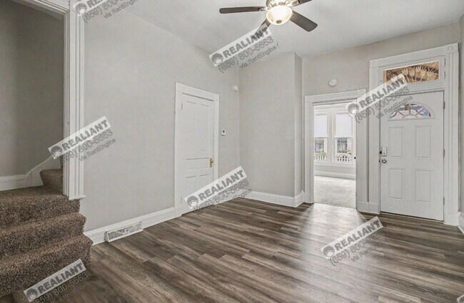 Building Photo - 320 Lafayette Ave