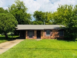 Building Photo - 5001 Mobile Hwy