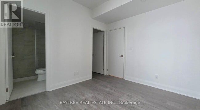 Photo du bâtiment - 2 Erskine Rd