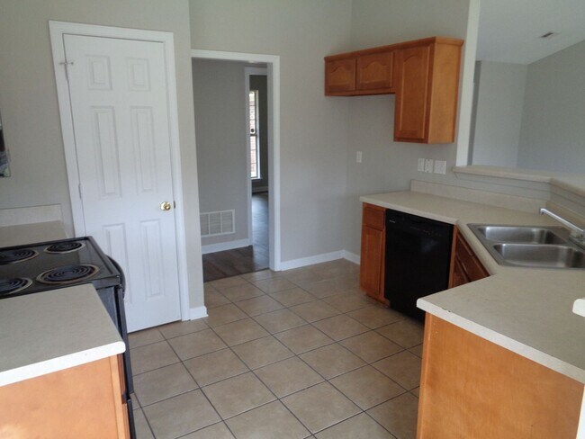 Building Photo - 1765 Madison Ave, Southaven MS