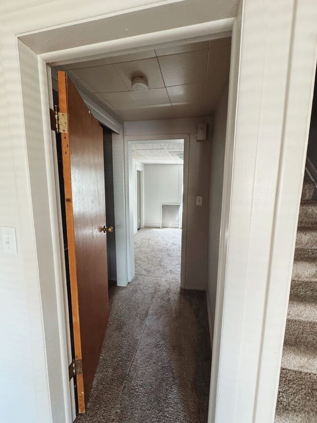 Building Photo - 3 BEDROOM RENTAL, 2026-2027 SCHOOL YEAR