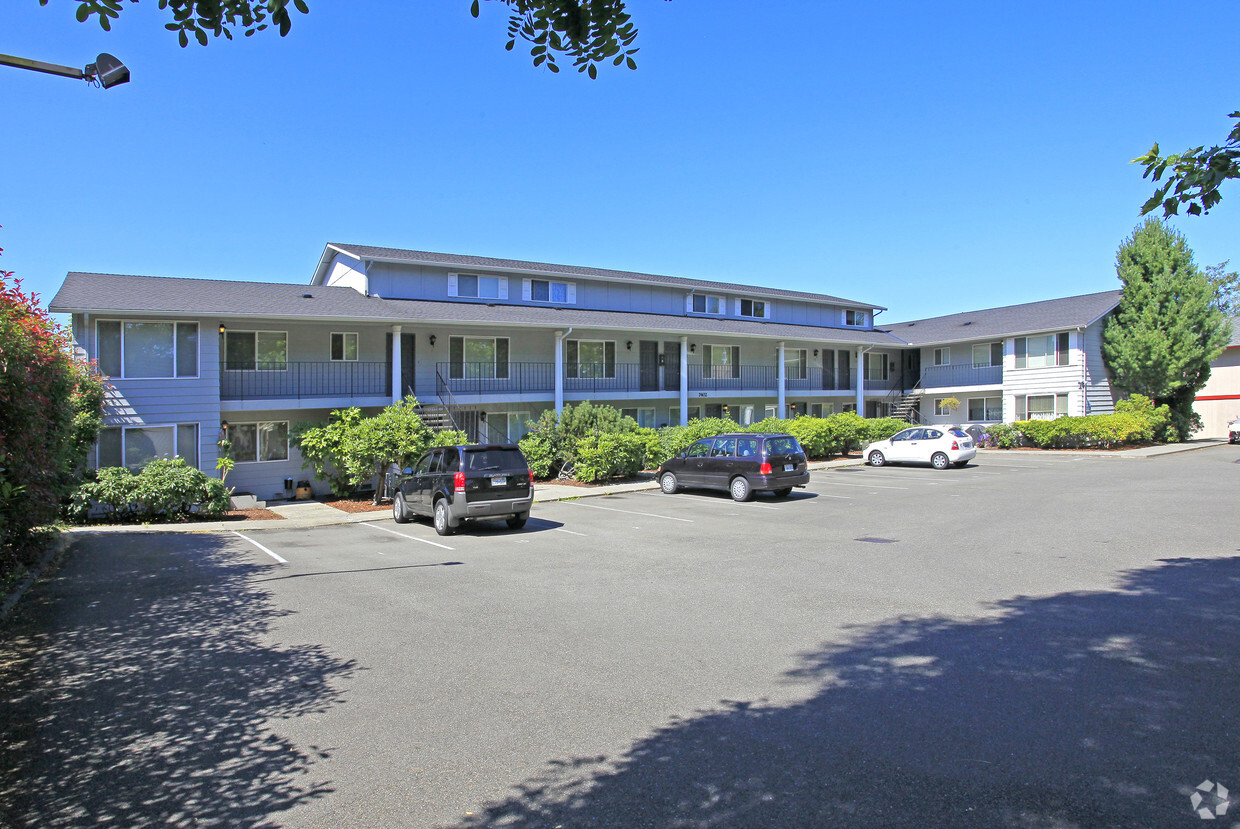 Primary Photo - The Rainier Apartments