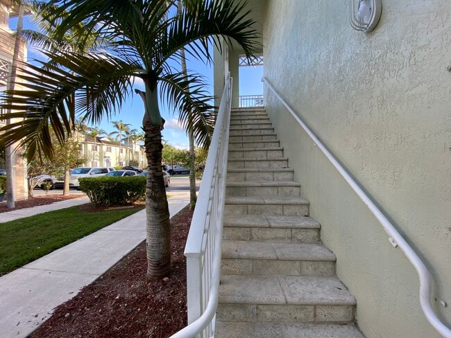 Building Photo - 2641 NE 4th St