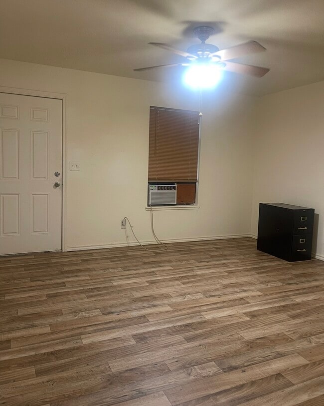 Foto del edificio - 242 Miller County 290