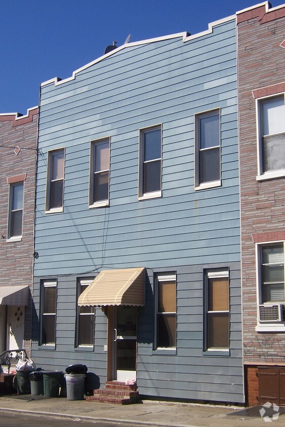 Building Photo - 1869 Stanhope St