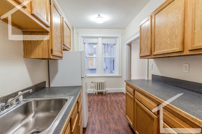 Foto del edificio - Spacious 1-Bedroom, Bright Unit in Fenway