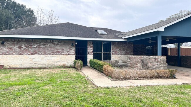 Foto del edificio - 6335 Tall Willow Dr