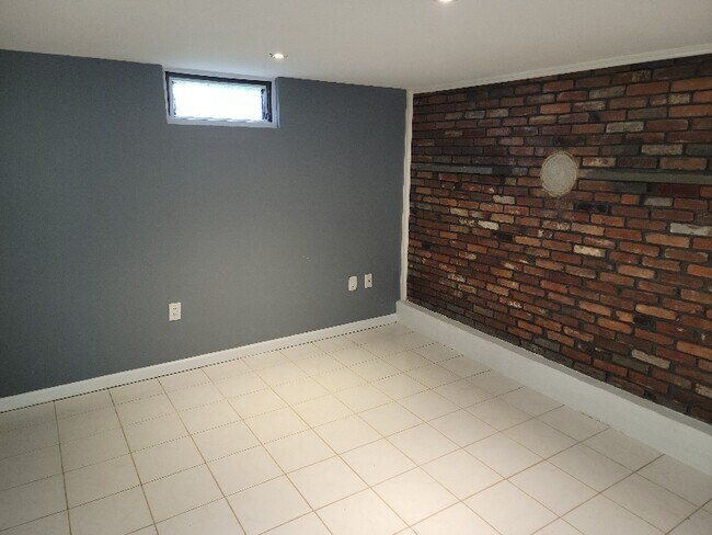 Foto del edificio - 2712 Urbana Dr