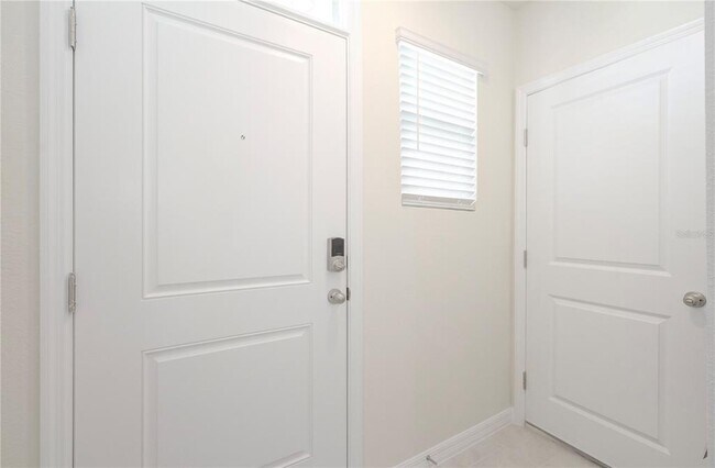 Foto del edificio - 3302 Pine Lily Ave