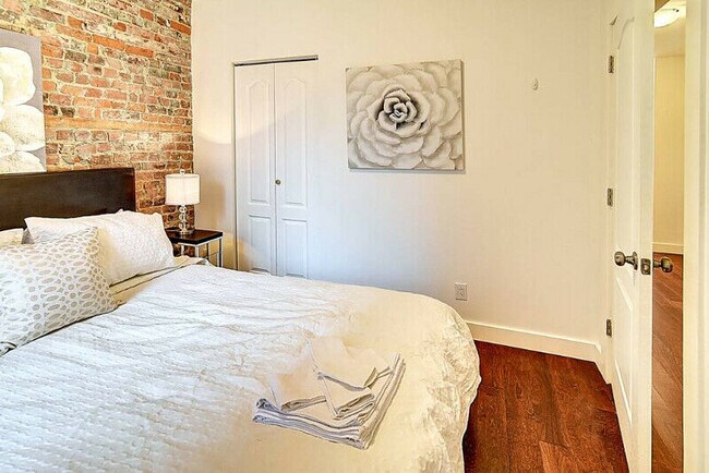 Photo du bâtiment - 4823 Rue Saint-Urbain