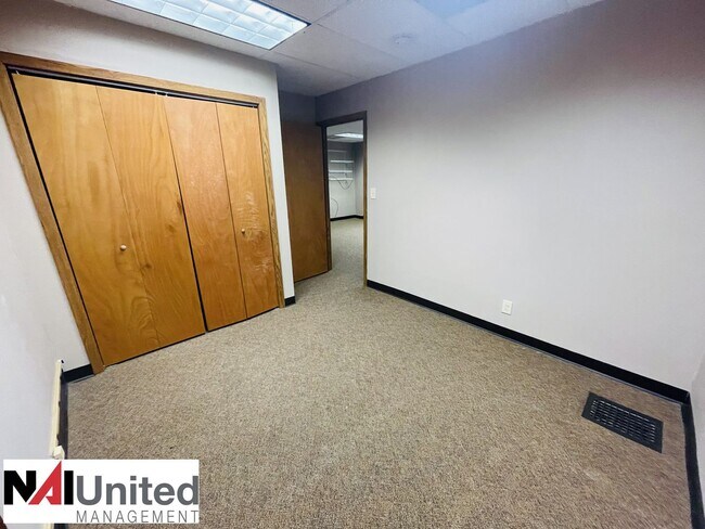Building Photo - 220 S Fairmount St