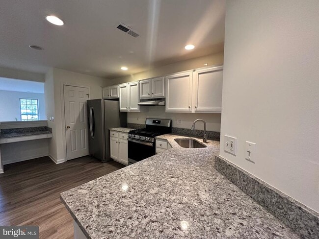 Building Photo - 43539 Kiplington Square