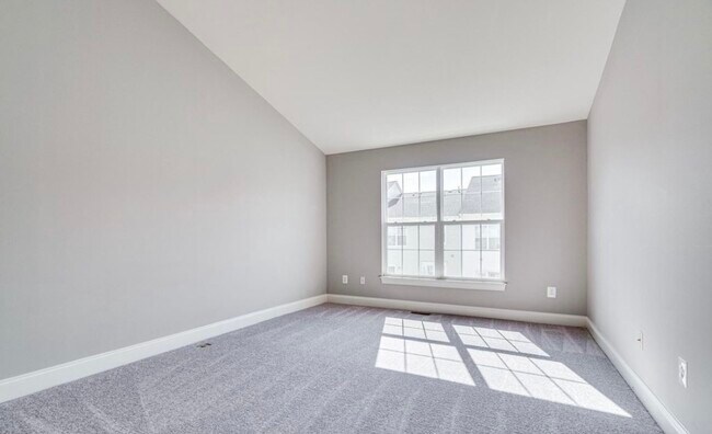 Foto del edificio - 8053 Gatehouse Rd