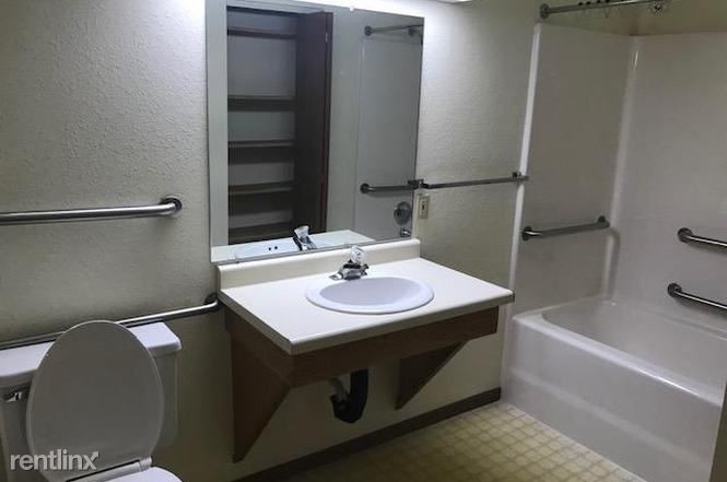 Foto del edificio - 1 br, 1 bath Apartment - 302 Clyde St.