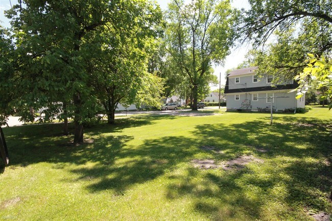 Foto del edificio - 3 br, 2 bath Duplex - 2200 4th Ave N 1